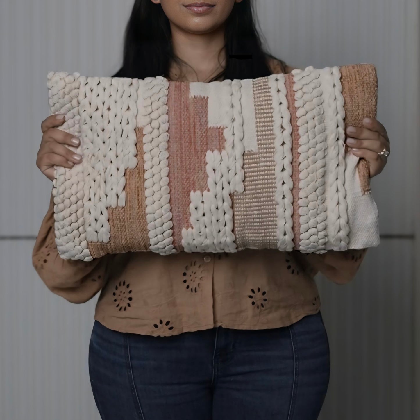 Amore Textured Lumbar