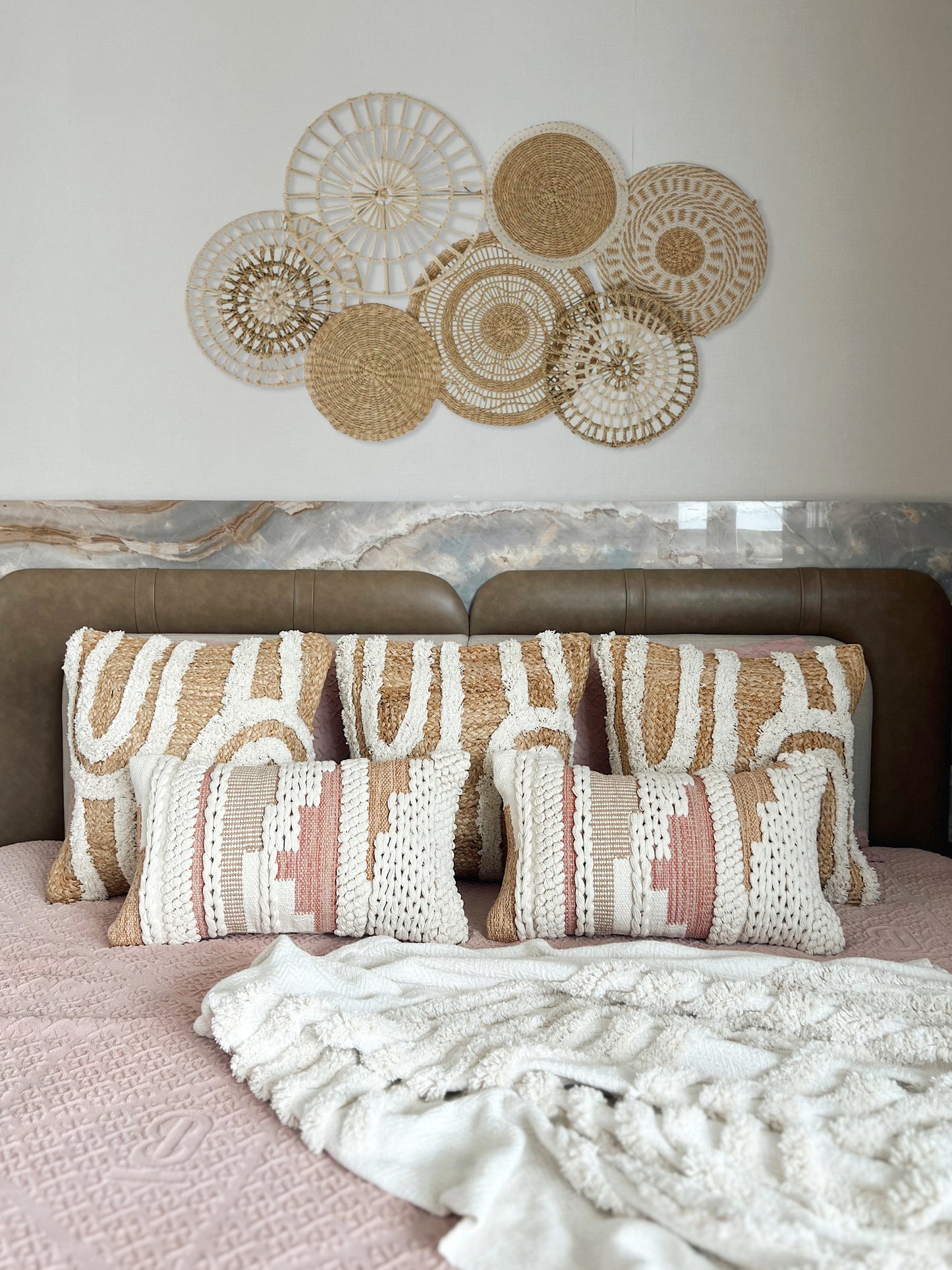 Amore Textured Lumbar