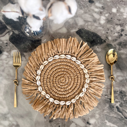 Raffia Shell Fringe Round Placemat