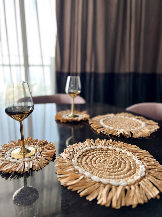 Raffia Shell Fringe Round Placemat