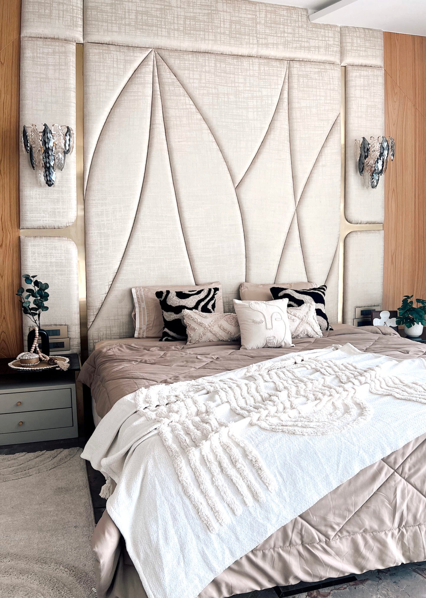 Rainbow Tassel White Throw