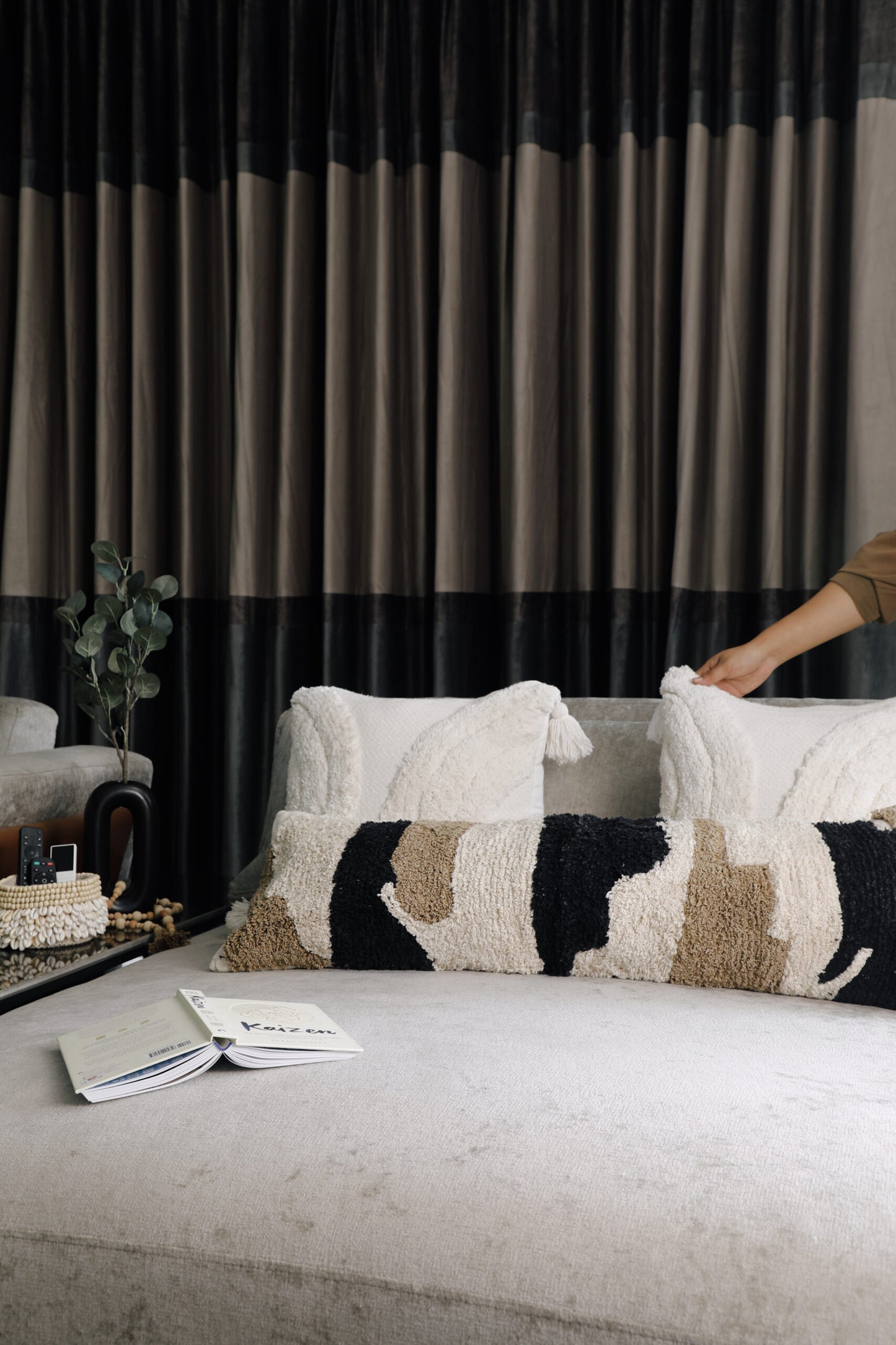 Safari Styped Long Lumbar